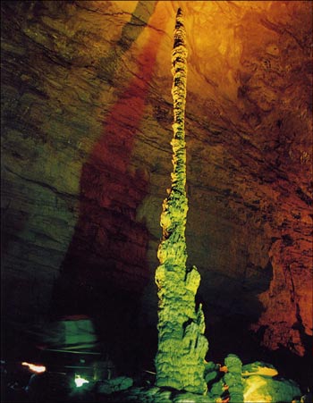 張家界國家森林公園、大峽谷、玻璃橋、鳳凰古城四日游